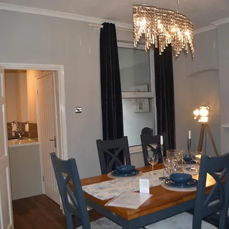 Holiday home Luxury In - Sleeps -5 , Free Parking , *